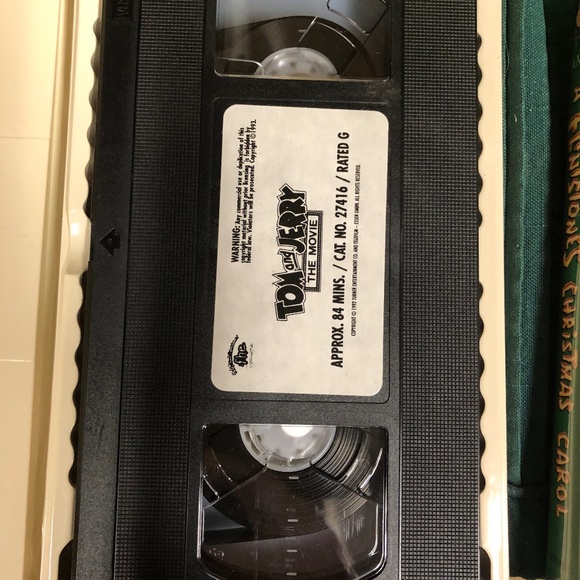 3 VHS Kid's Movies Tom & Jerry, Flintstones Christmas, Bob the Builder, family - Picture 7 of 10